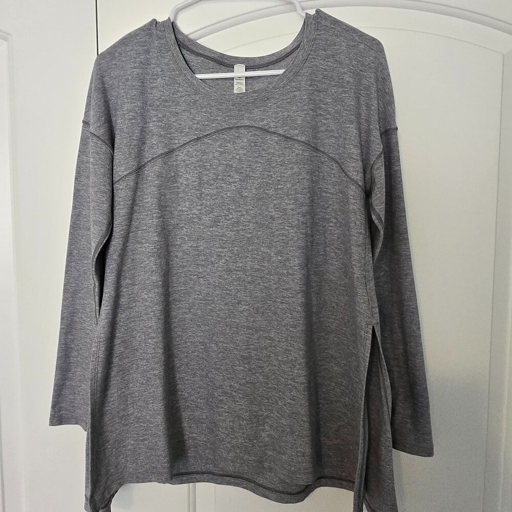 102. ✨Lululemon Hit Unwind Long Sleeve – Heathered Magnet Grey (Size 4)